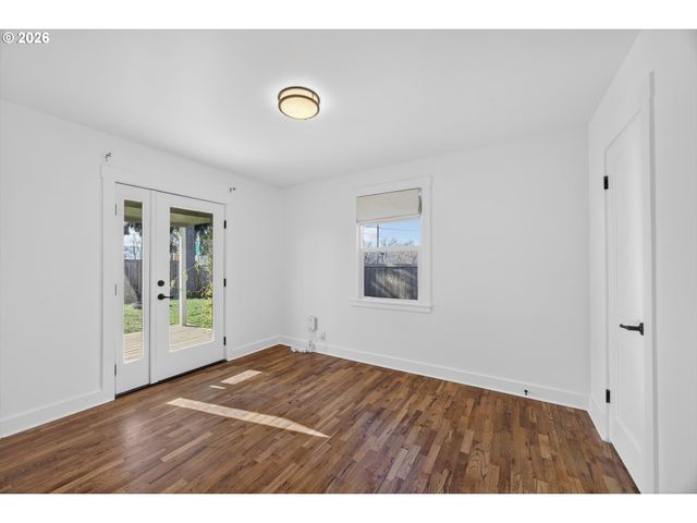 6505 N KNOWLES Ave, Portland, OR 97217