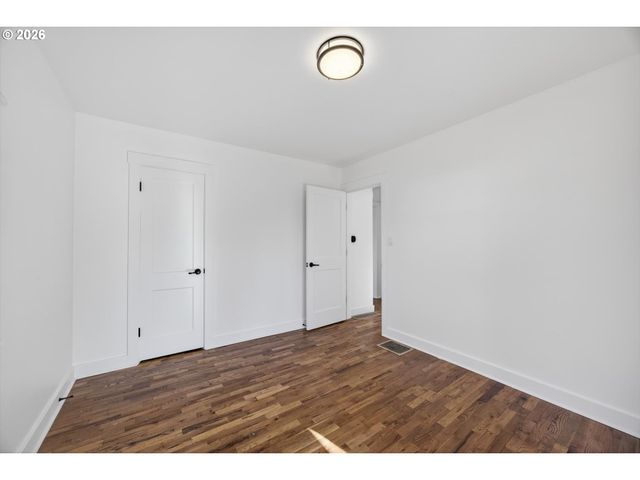 6505 N KNOWLES Ave, Portland, OR 97217