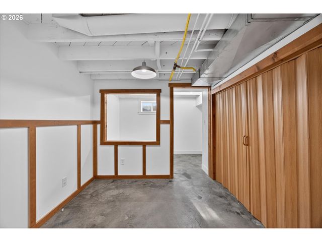 6505 N KNOWLES Ave, Portland, OR 97217