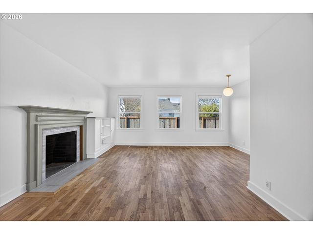 6505 N KNOWLES Ave, Portland, OR 97217