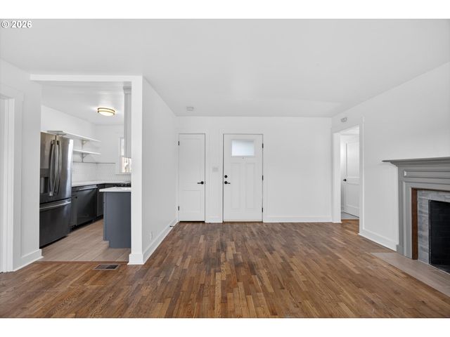 6505 N KNOWLES Ave, Portland, OR 97217