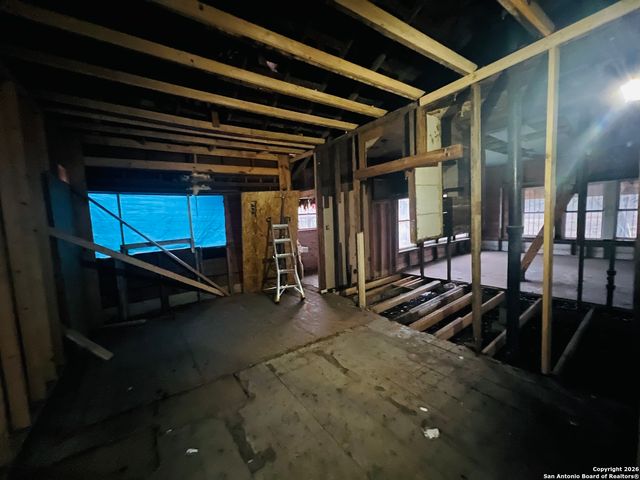 313 County Road 468, Castroville, TX 78009