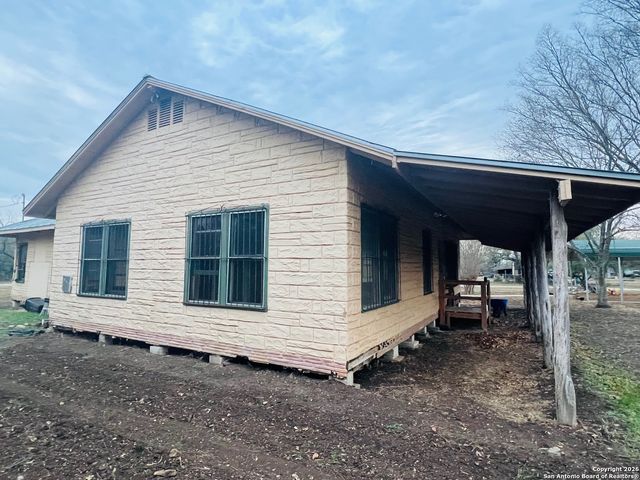 313 County Road 468, Castroville, TX 78009