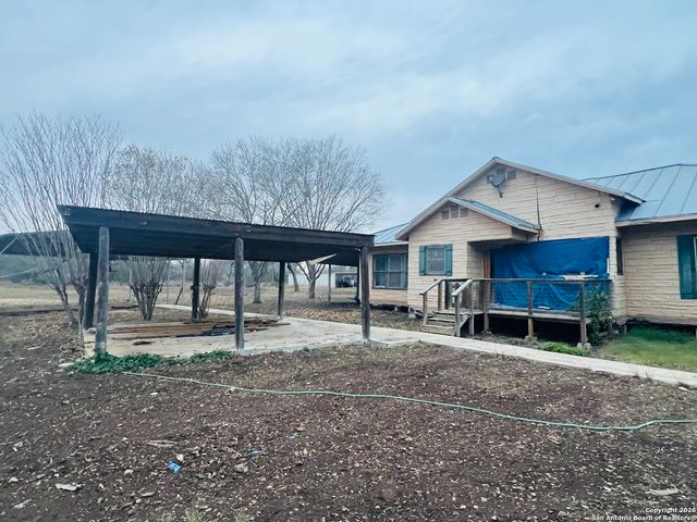 313 County Road 468, Castroville, TX 78009
