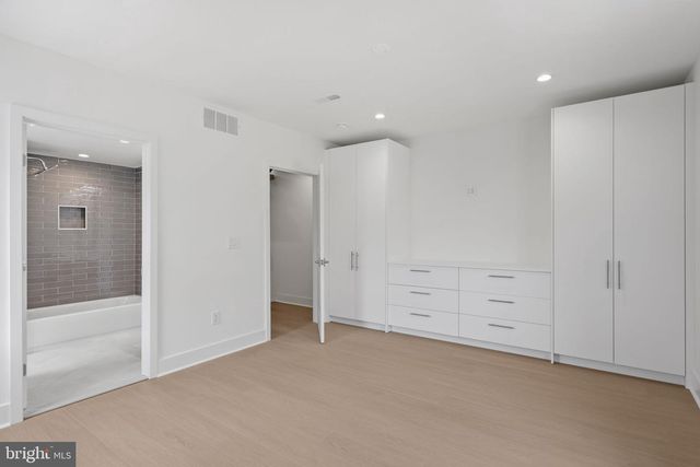 1240 S 21ST ST, Philadelphia, PA 19146