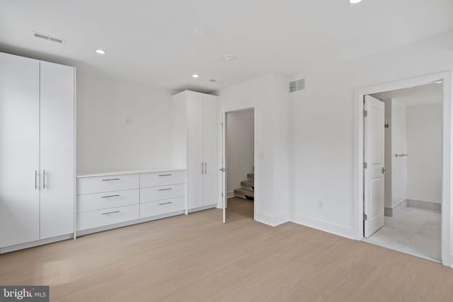1240 S 21ST ST, Philadelphia, PA 19146
