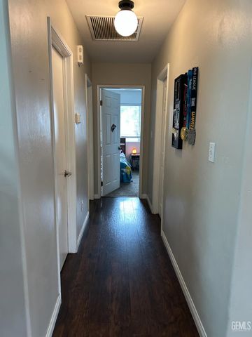 9906 Pyramid Peak Drive, Bakersfield, CA 93311