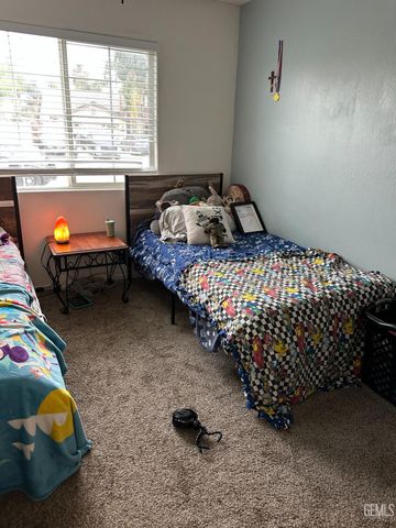 9906 Pyramid Peak Drive, Bakersfield, CA 93311