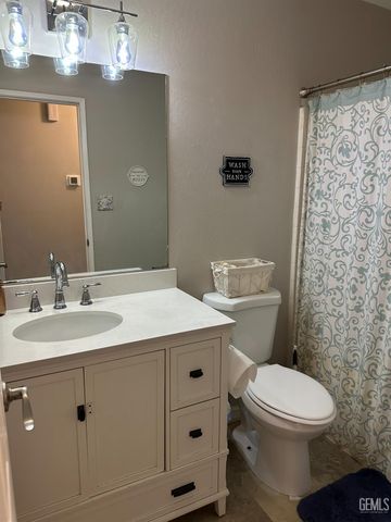 9906 Pyramid Peak Drive, Bakersfield, CA 93311