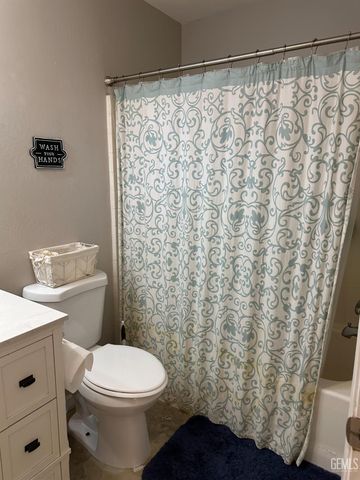 9906 Pyramid Peak Drive, Bakersfield, CA 93311