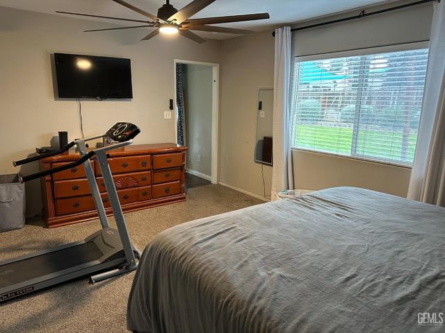 9906 Pyramid Peak Drive, Bakersfield, CA 93311