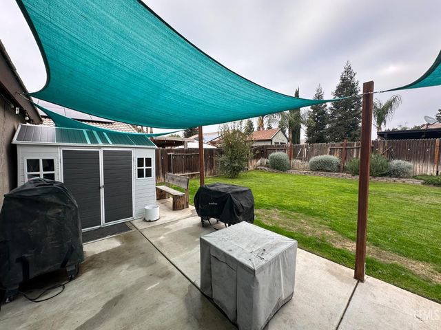 9906 Pyramid Peak Drive, Bakersfield, CA 93311