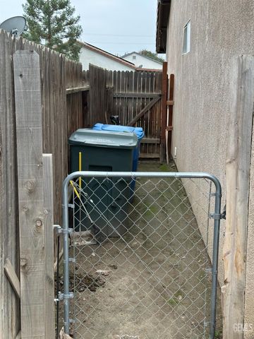 9906 Pyramid Peak Drive, Bakersfield, CA 93311