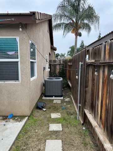 9906 Pyramid Peak Drive, Bakersfield, CA 93311