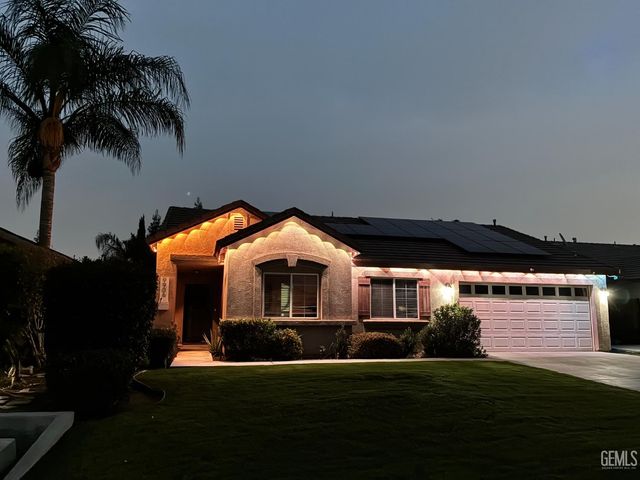 9906 Pyramid Peak Drive, Bakersfield, CA 93311