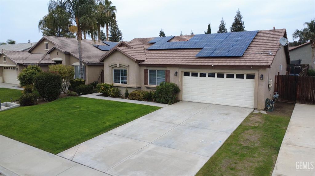 9906 Pyramid Peak Drive, Bakersfield, CA 93311