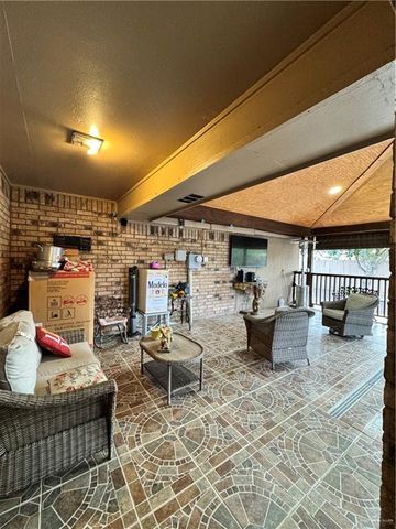 704 S 17th Street, Hidalgo, TX 78557