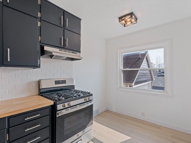 3525 Fair Avenue, Davenport, IA 52806