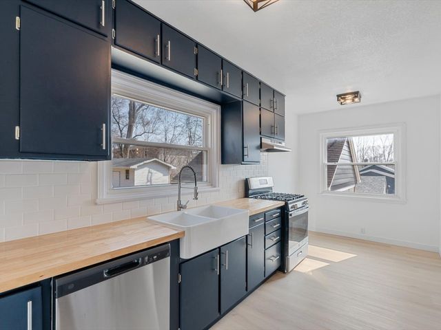 3525 Fair Avenue, Davenport, IA 52806