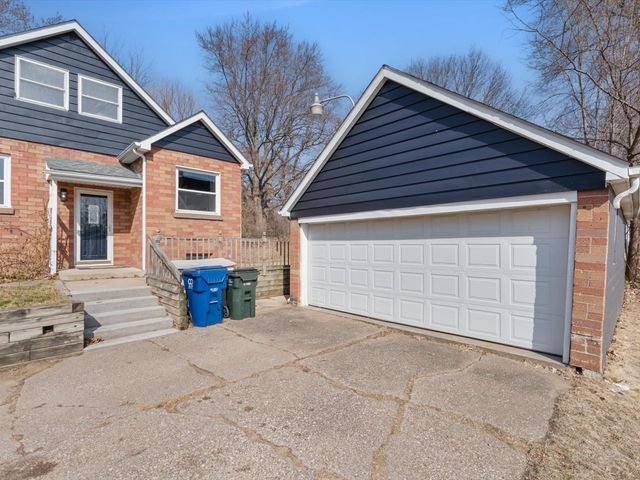 3525 Fair Avenue, Davenport, IA 52806