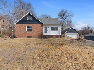 3525 Fair Avenue, Davenport, IA 52806