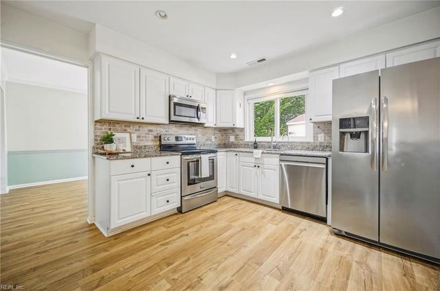 1001 S Scarlet Oak CT, Chesapeake, VA 23320
