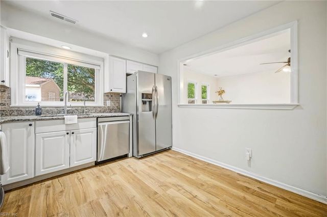 1001 S Scarlet Oak CT, Chesapeake, VA 23320