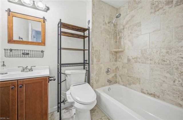 1001 S Scarlet Oak CT, Chesapeake, VA 23320