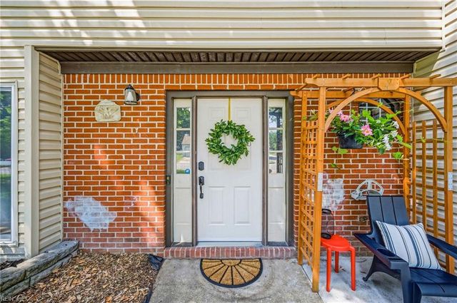1001 S Scarlet Oak CT, Chesapeake, VA 23320