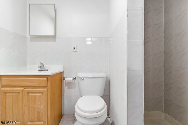 527 N 3Rd St, East Newark Boro, NJ 07029