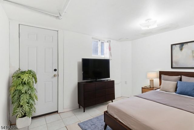 527 N 3Rd St, East Newark Boro, NJ 07029