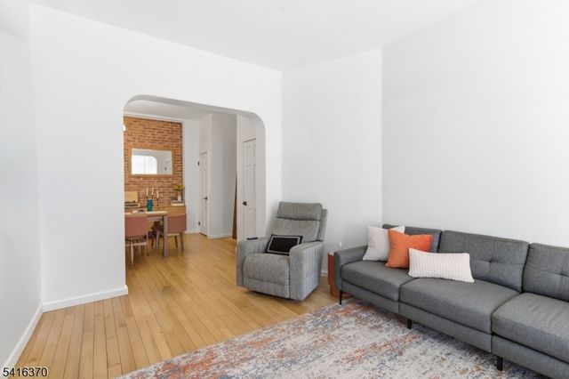 527 N 3Rd St, East Newark Boro, NJ 07029