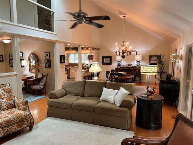 1402 Normandy Circle, Russellville, AR 72802