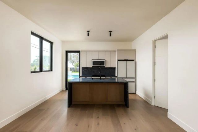 601 N Cedros, Solana Beach, CA 92075