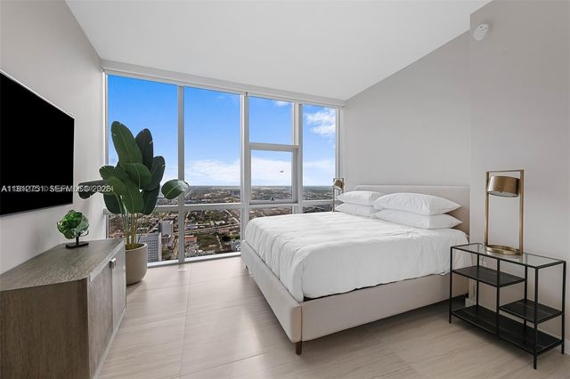 851 NE 1st Avenue PH4912, Miami, FL 33132