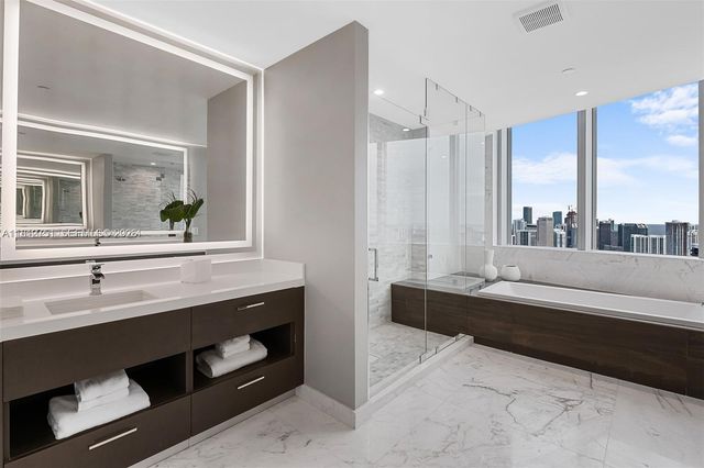 851 NE 1st Avenue PH4912, Miami, FL 33132