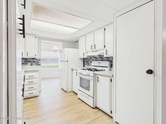 136 Beech Ct, Elizabethtown, KY 42701