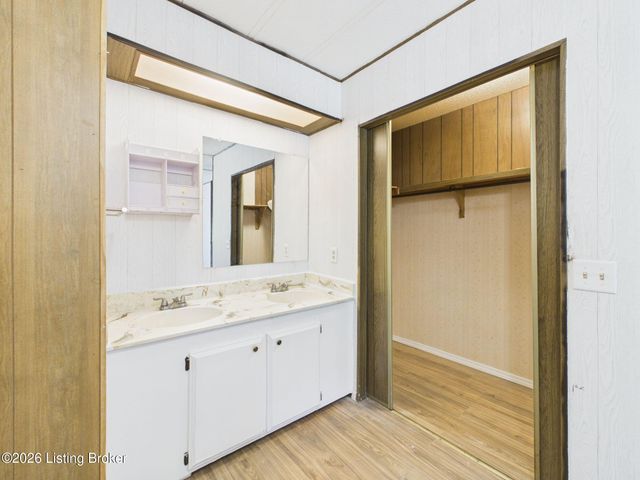 136 Beech Ct, Elizabethtown, KY 42701