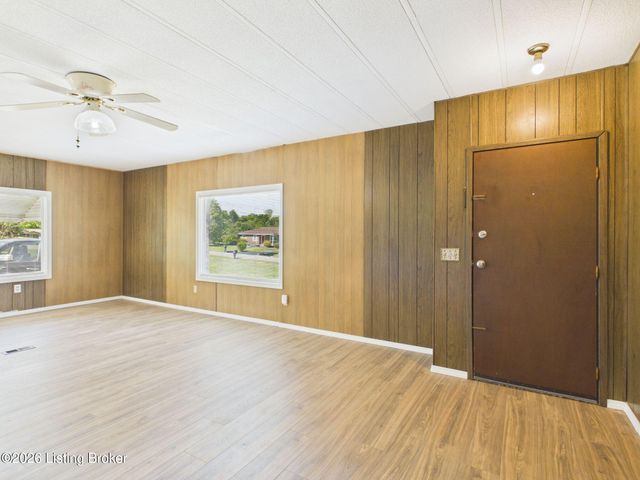 136 Beech Ct, Elizabethtown, KY 42701