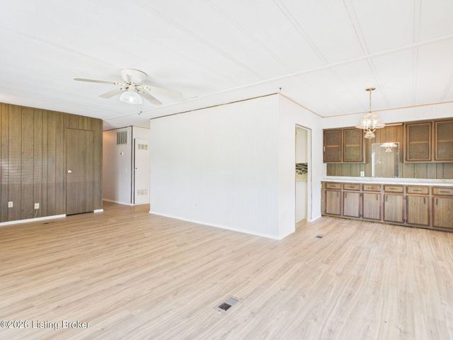 136 Beech Ct, Elizabethtown, KY 42701