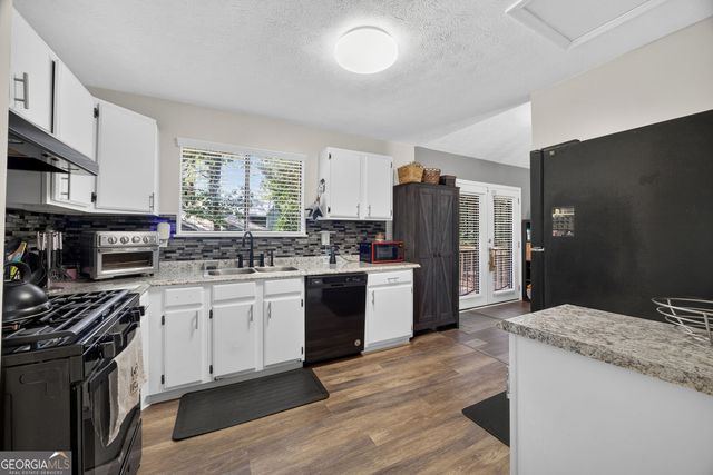 9256 Raven Drive, Jonesboro, GA 30238