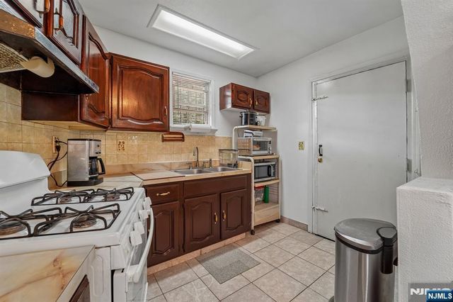 406-408 3rd Avenue, Newark, NJ 07107