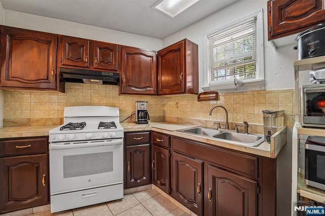 406-408 3rd Avenue, Newark, NJ 07107