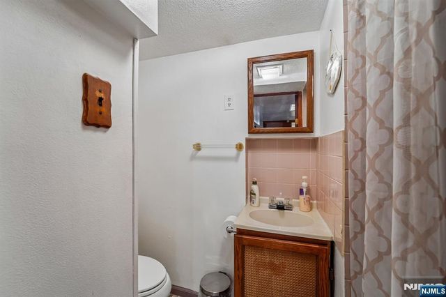 406-408 3rd Avenue, Newark, NJ 07107