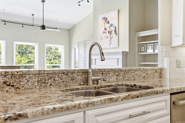 2 Greathouse Bend, Little Rock, AR 72207