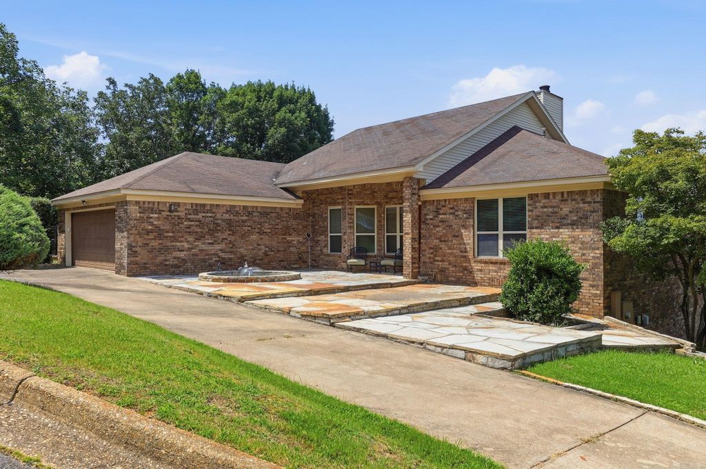2 Greathouse Bend, Little Rock, AR 72207