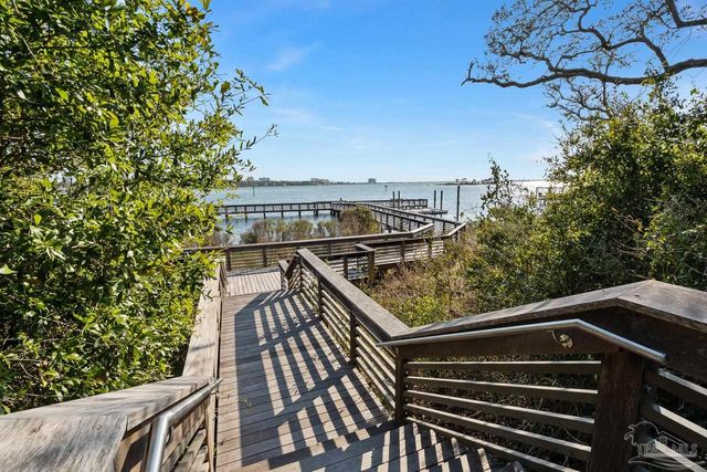 5314 North Shore Rd, Pensacola, FL 32507