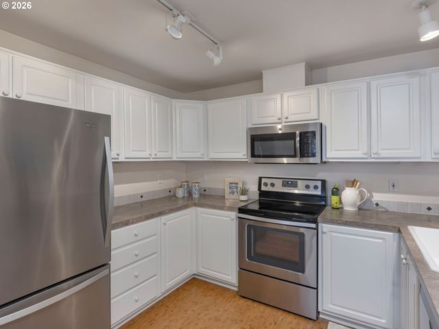 16248 Sw AUDUBON St 204, Beaverton, OR 97003