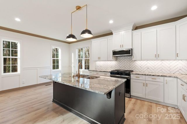 194 N Peace Haven Road, Winston Salem, NC 27104