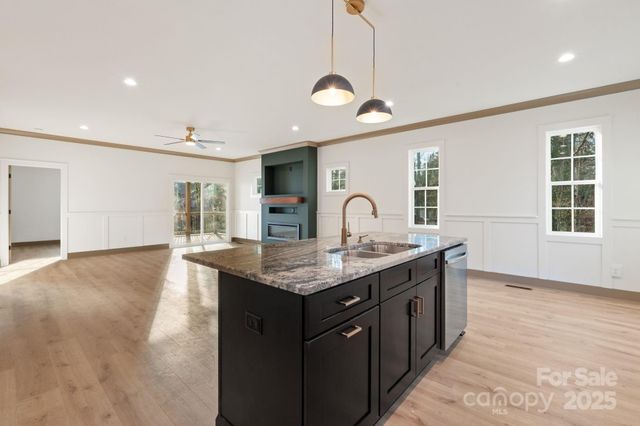 194 N Peace Haven Road, Winston Salem, NC 27104